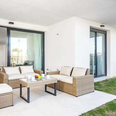 Luxury - Beautiful Sea & Mountain View Casa Banderas 公寓